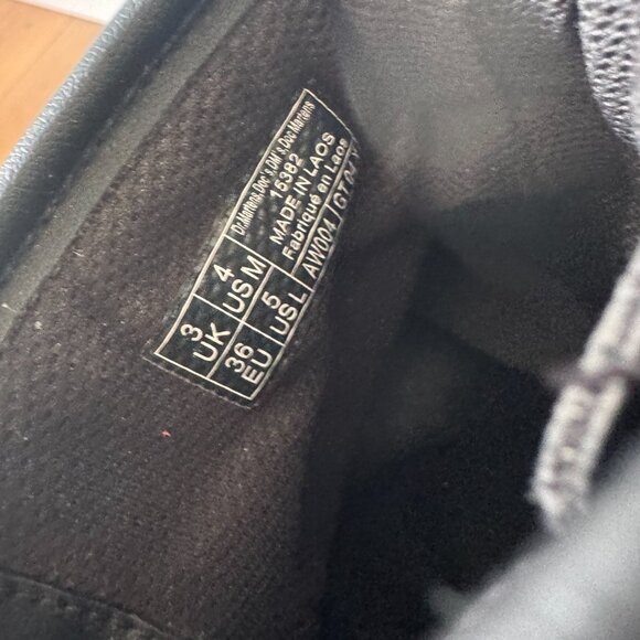 Dr. Martens Junior 1460 Soft Black Leather Boots Size 4 Youth | Classic Combat - Picture 10 of 10